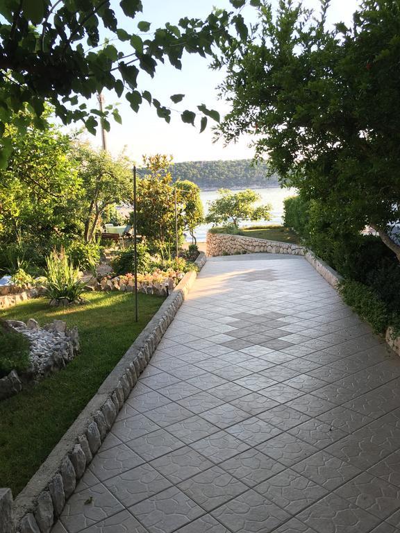 Apartment Biserka Barbat na Rabu エクステリア 写真
