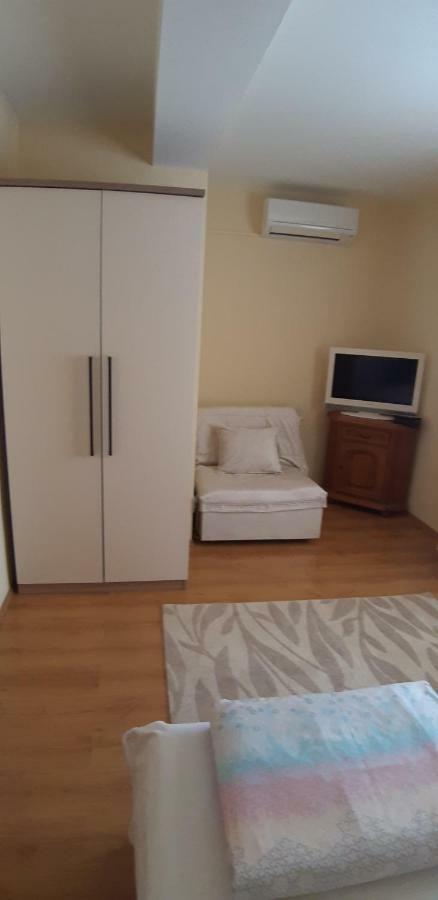 Apartment Biserka Barbat na Rabu エクステリア 写真